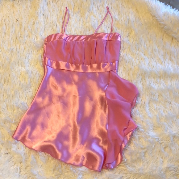 Super flattering pink top! - Picture 1 of 3